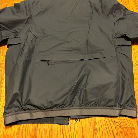 LULU LEMON LIGHTWEIGHT COAT !!! Worn once - Picture 4 of 6